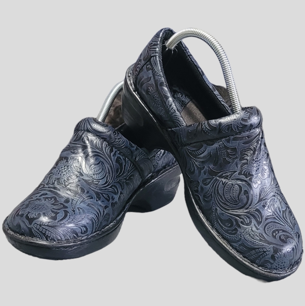 Women's Born Concept clogs. Navy Blue floral design. Size 10. Slip on. EUC